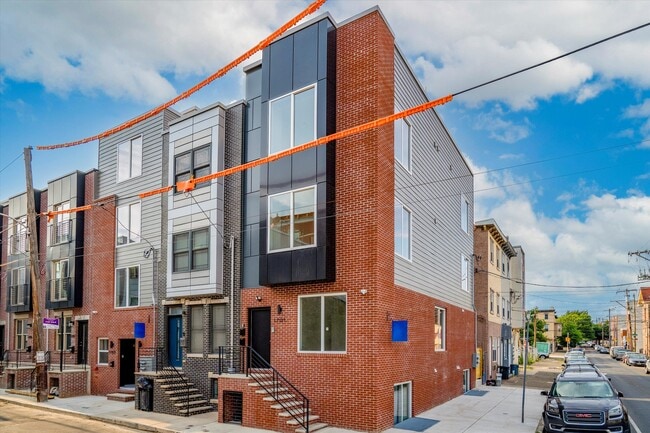 Building Photo - 1701 W Seybert St