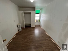 Building Photo - ELSMERE PLACE