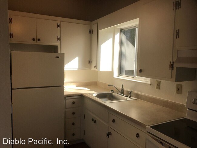 Building Photo - 1331 Ulfinian Way