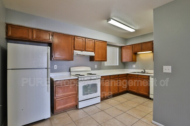 Building Photo - 1625 N Date