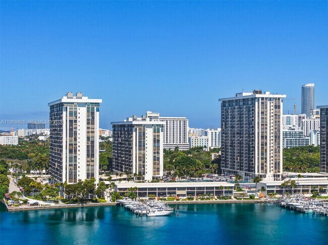 Foto del edificio - 1915 Brickell Ave