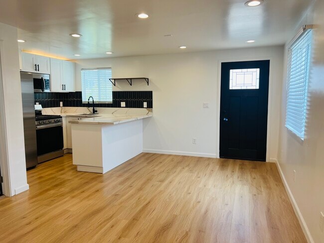 Foto del edificio - 1553 W 106th St