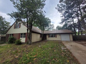 Building Photo - 821 Hanover Dr