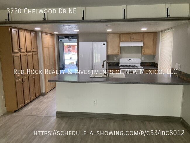 Foto del edificio - 3720 Chelwood Dr NE