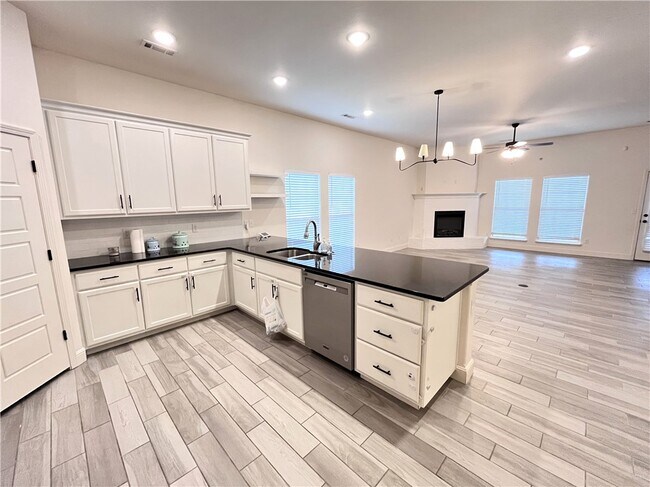 Foto del edificio - 6002 NW Meade St