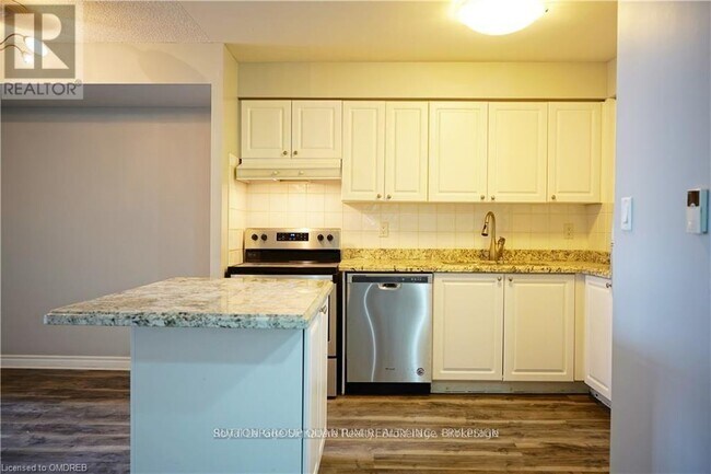 Building Photo - 3880 Duke of York Blvd