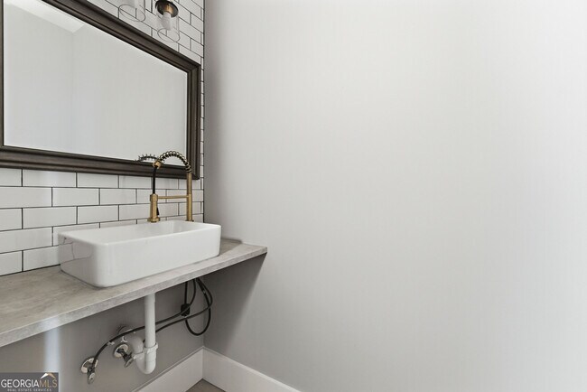 Foto del edificio - 1409 Northwest Dr NW