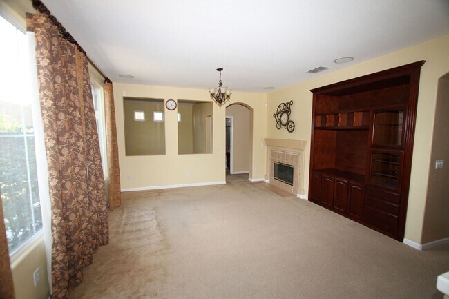 Foto del edificio - EDEN SHORES SPACIOUS DESIRABLE HOME AVAILA...