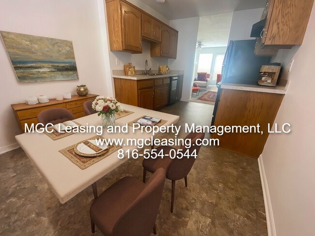 Foto del edificio - 5901-5903 NE 42nd St