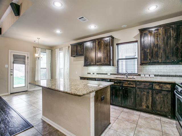 Foto del edificio - 5744 Silverton Ave