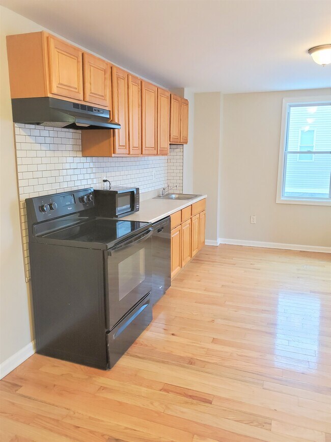 Kitchen - 1414 N 7th St