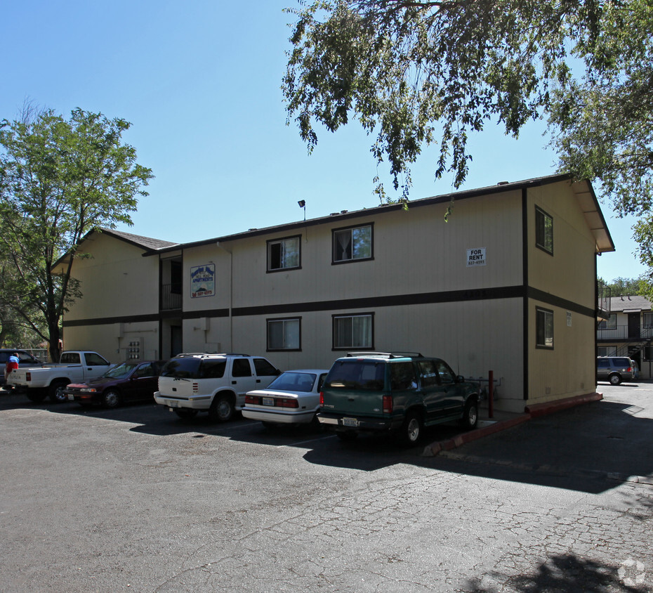 Building Photo - Sunrise West Apartments
