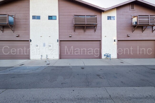 Building Photo - 2 Bedroom/2 Bath Condo with Garage  - $179...