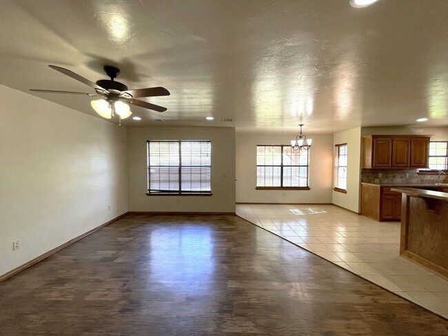 Foto del edificio - Blissful Living in Blanchard: Your 3B/2B D...