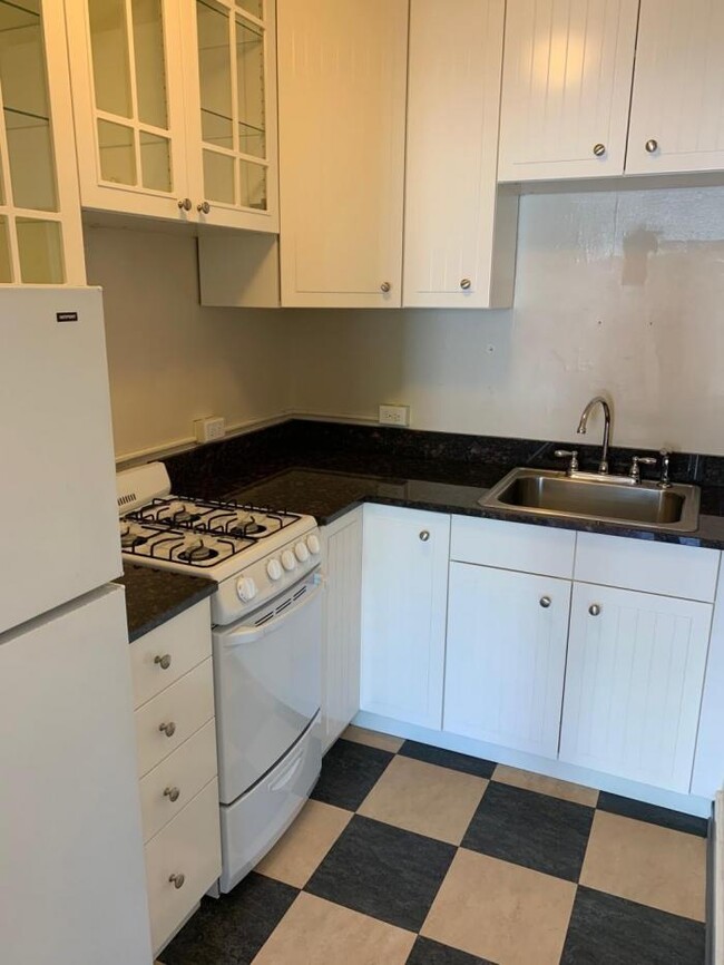 Building Photo - 1 bedroom in Seattle WA 98122