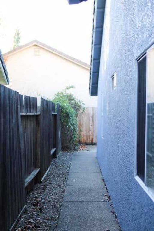 Primary Photo - 1330 Cobblestone Dr