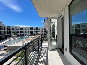 Building Photo - 1701 Simond Ave