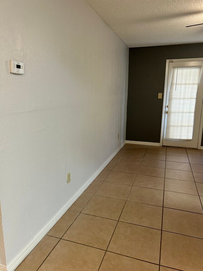 Foto del edificio - 5530 Chrishire Way