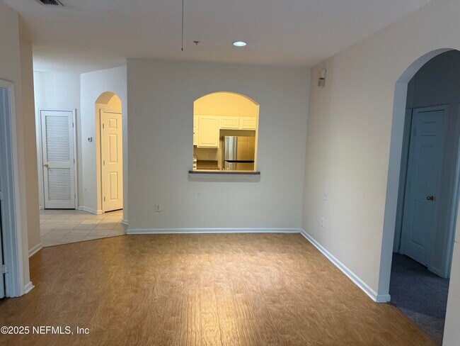 Foto del edificio - 10550 Baymeadows Rd