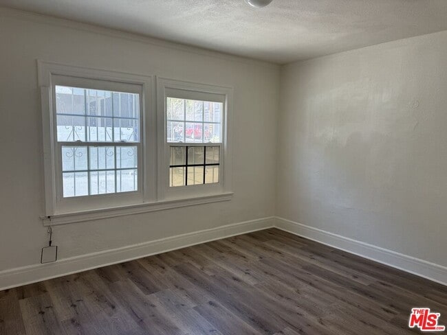 Building Photo - 901 S Berendo St