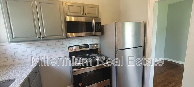 Foto del edificio - 555 Wesbrook St