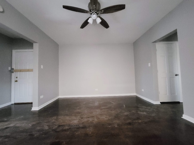 Building Photo - 2914 W 64th St