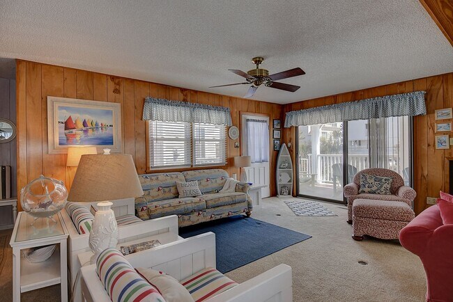Foto del edificio - Croatan- Across from the Beach!