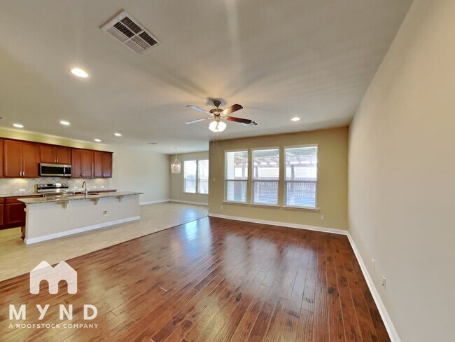 Foto del edificio - 16240 Travesia Way