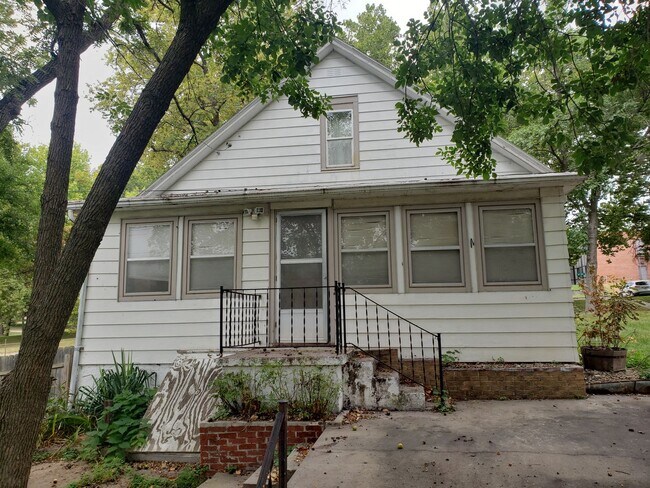 Foto del edificio - 3 Bed 2 Bath Spacious home!