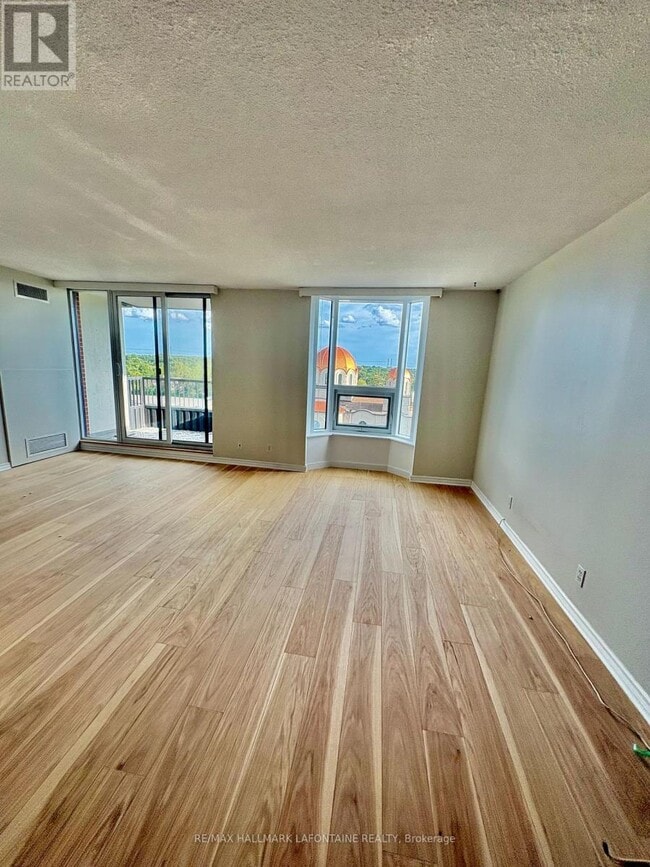 Building Photo - 2951 Riverside Dr.