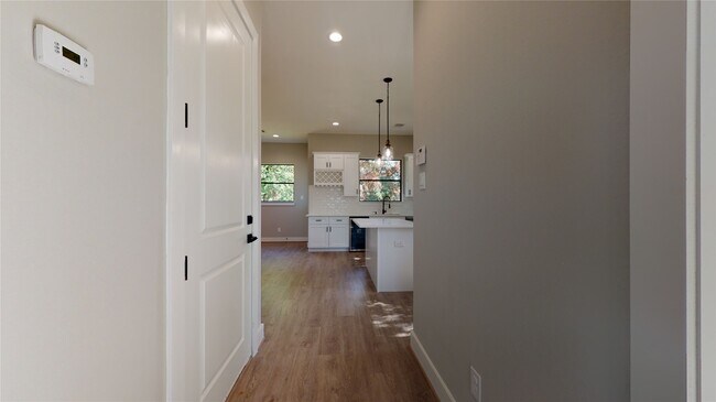 Foto del edificio - 806 E 39th St