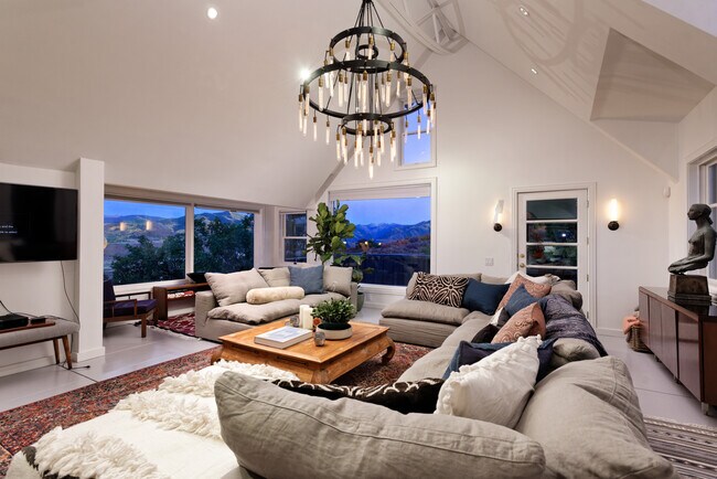 Foto del edificio - 2661 Juniper Hill Rd