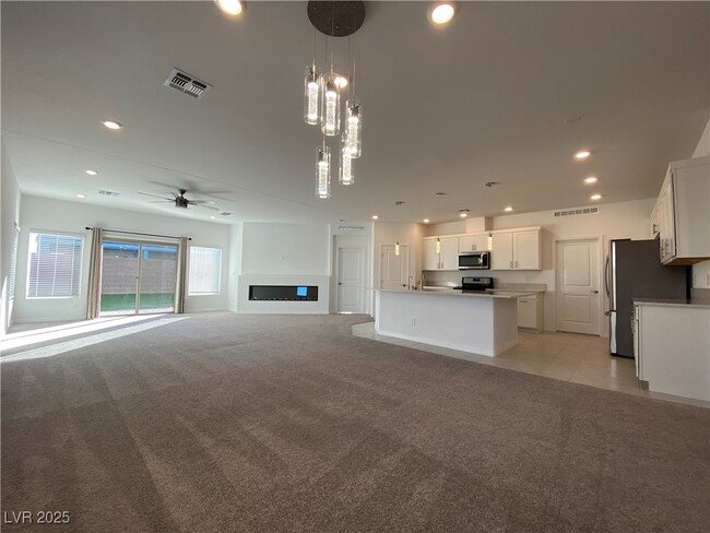 Foto del edificio - 7109 Moss Hl Ave