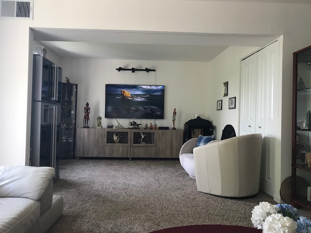 Foto principal - 1002 N Plum Grove Rd