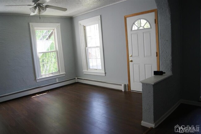 Building Photo - 203 Woodbridge Ave