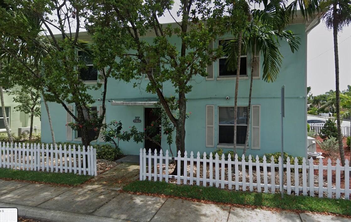 Primary Photo - 707 6th Ave S