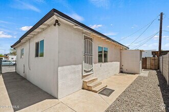 Building Photo - 1222 E Diamond St