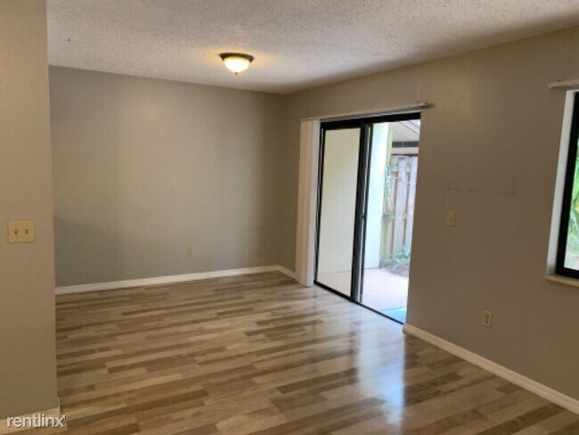 Building Photo - 3 br, 2.5 bath Townhome - 8761 ILEX  CT