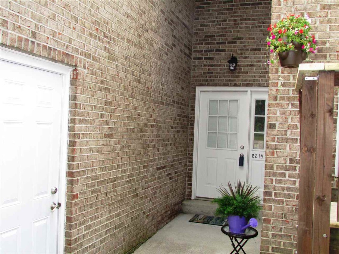 5313 Country Club Ln, Burlington, KY 41005 Condo for Rent in
