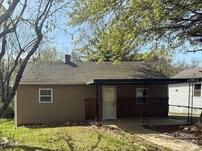 Building Photo - 303 Talley St