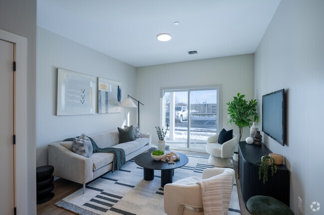 1BR, 1BA - 671SF - Living Room - 150 Draper Ave