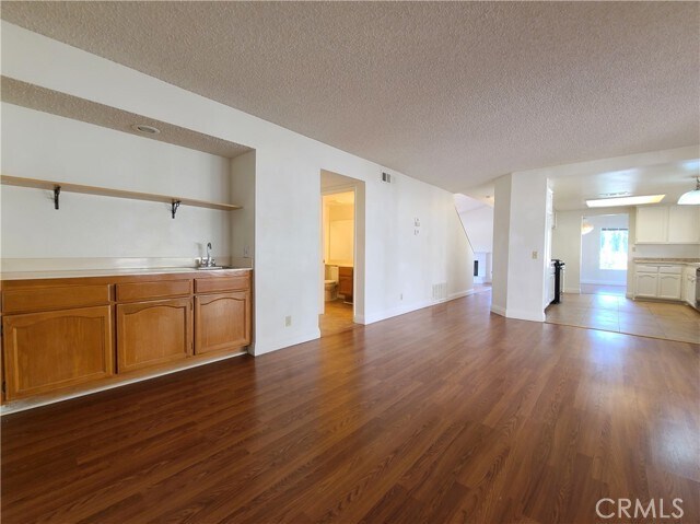 Foto del edificio - 3075 Prado Ln