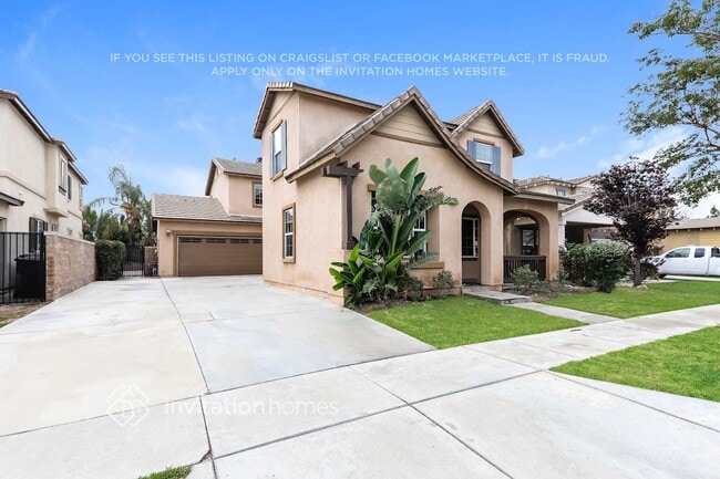 Building Photo - 12579 Chimney Rock Dr