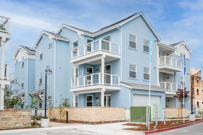 Building Photo - 302 Madonna Rd