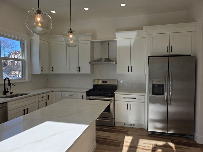 Building Photo - 84 Dudley St