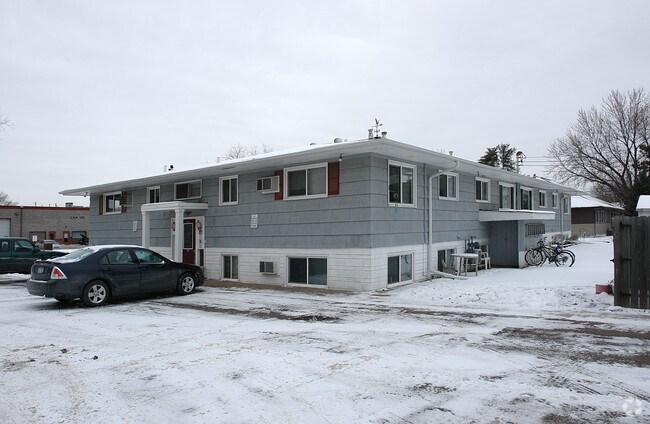 Foto del edificio - 8963 Syndicate Ave