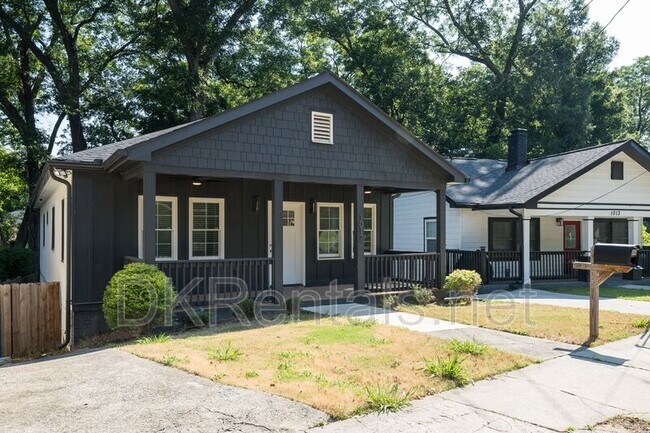 Foto del edificio - 1017 Ashby Terrace NW