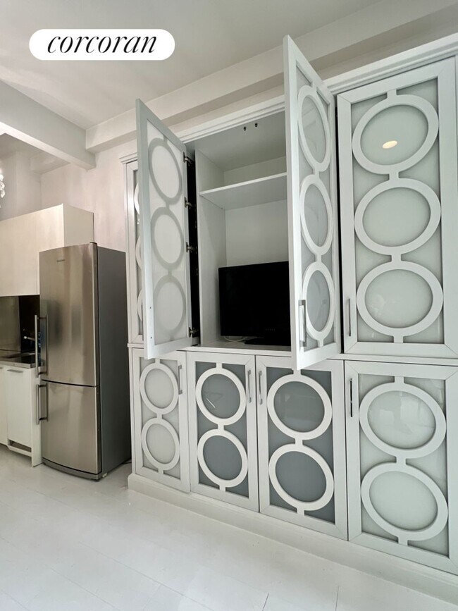 Foto del edificio - 216 E 52nd St