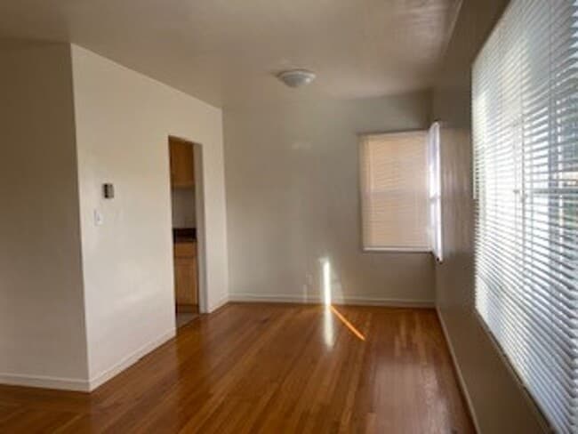Building Photo - 515, 517 &amp; 517A Lexington Ave