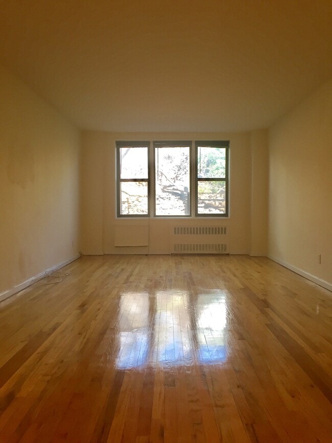 Building Photo - 55 Halley St